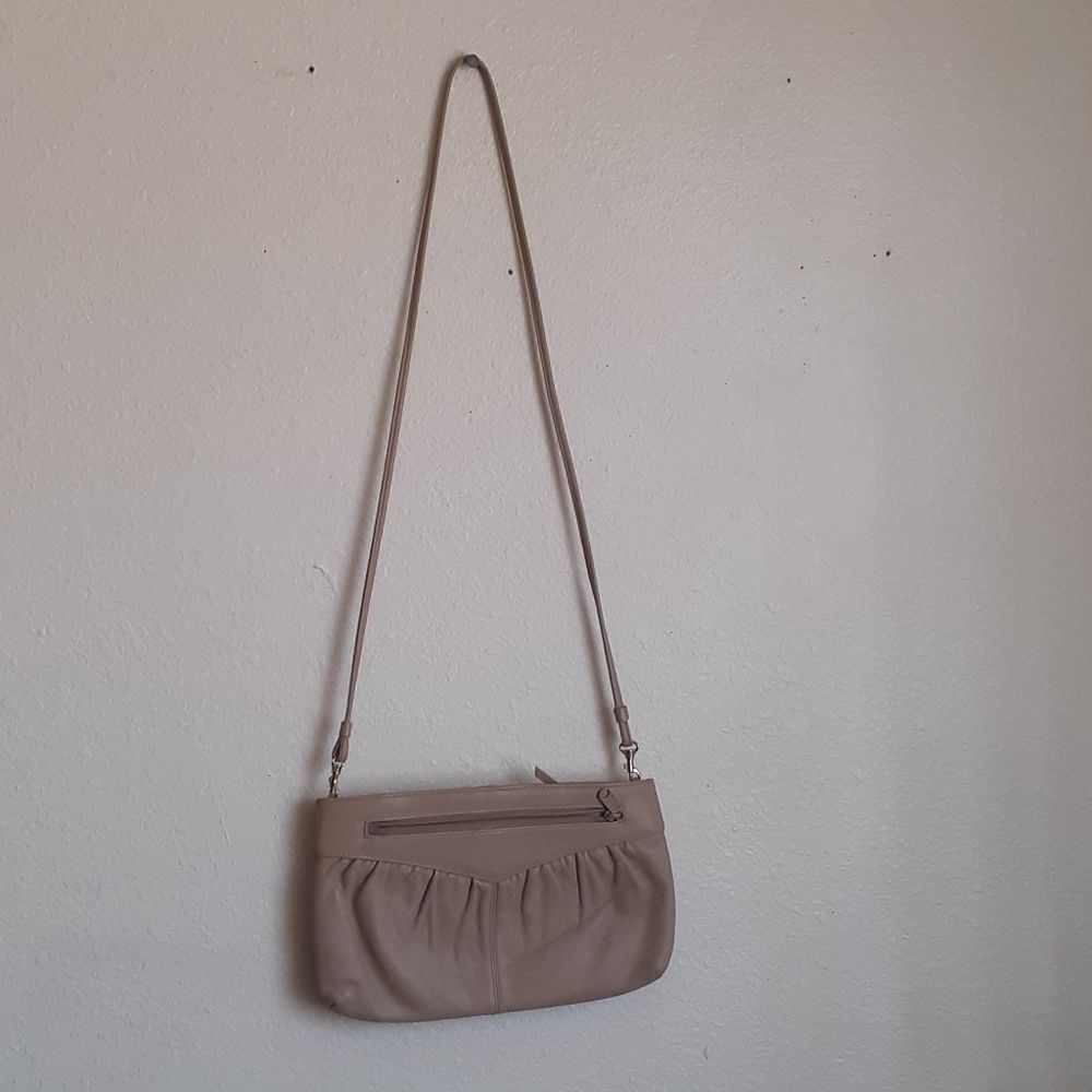 COURTENAY  Cross  bady purse cream color